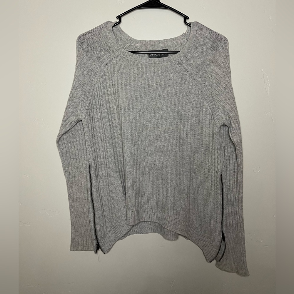 Michael Stars woman’s side zipper sweater size:medium